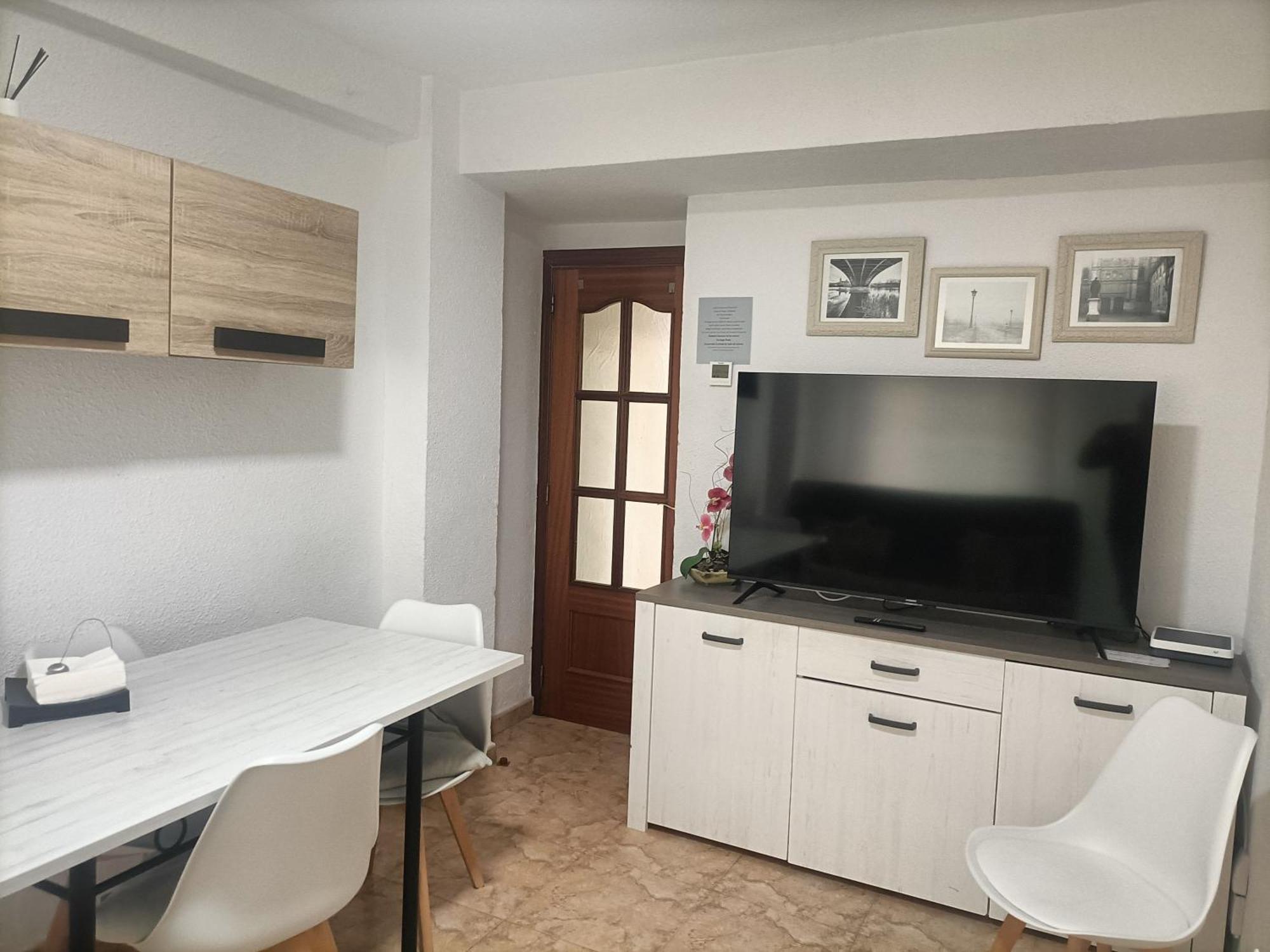 Apartamento Espacioso Frente Al Corte Ingles Con Plaza De Garaje Gratis - Vu75 Salamanca Kültér fotó